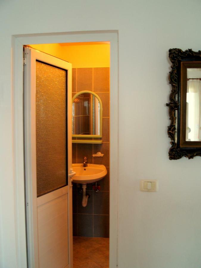 Q Bay Apartments Qeparo Chambre photo